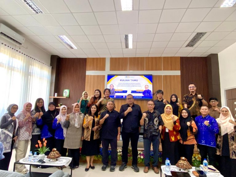 Kuliah Tamu Magister Ilmu Ekonomi FEB Untad Bahas Dilema Pertumbuhan Ekonomi Daerah dan Dampak Sektor Ekstraktif